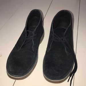 Women’s clarks shoes - black - size 8.5